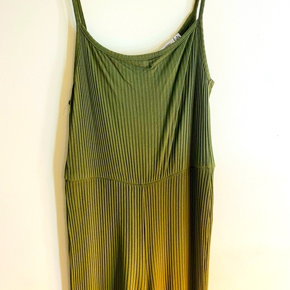 Jumpsuit - Picture 1 of 4